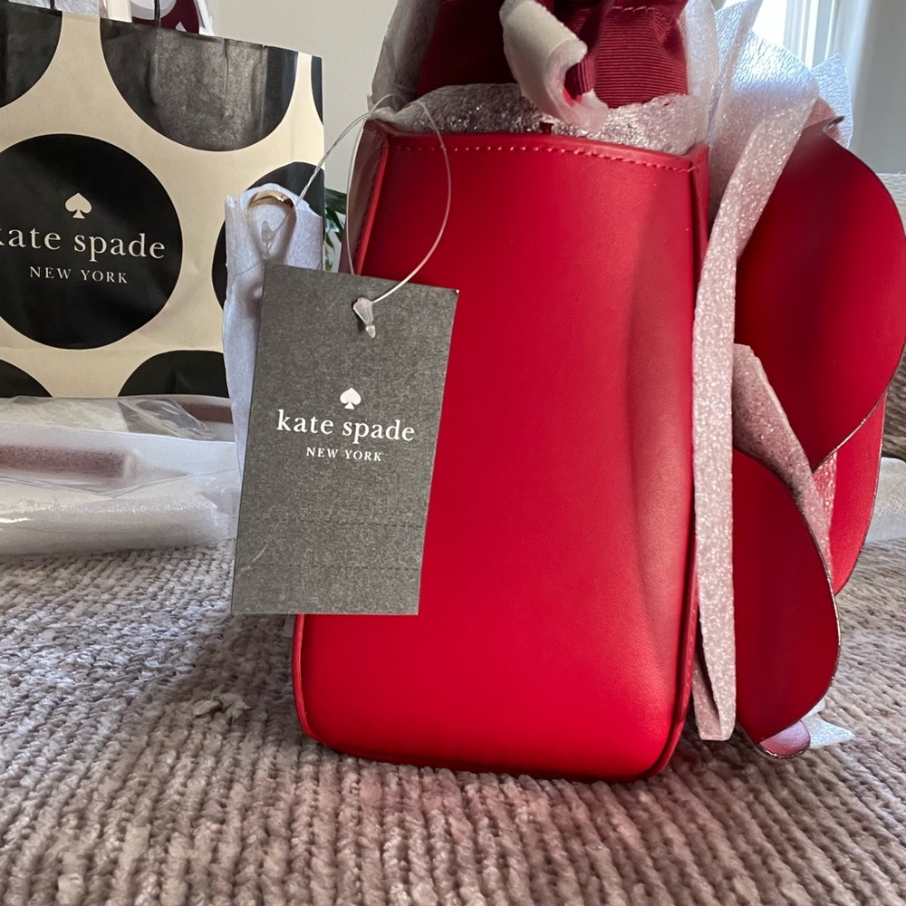 ** KATE SPADE FLORA 3D CROSSBODY - Picture 4 of 7